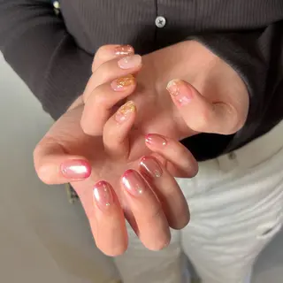 ミディアム ネイル 𝐞𝐚𝐜𝐡 nanami🩰のネイルデザイン