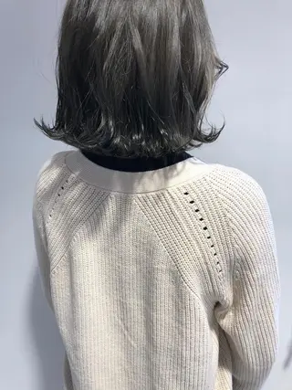ミディアム カラー 岩田 萌那のヘアスタイル