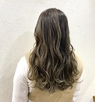 ロング やじま ひろこのヘアスタイル