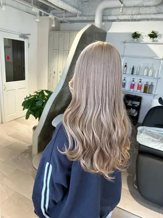 ロング ior北千住【イオール】所属・YU(ハイトーン/ ブリーチカラー)のヘアスタイル