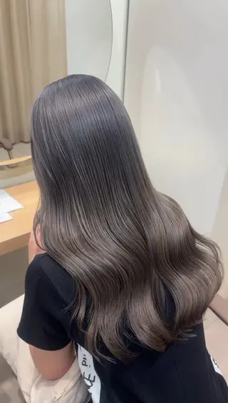 ロング tsujino airiのヘアスタイル