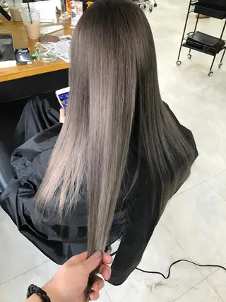 セミロング レディース専用🌷咲 の垢抜けブリーチ部屋のヘアスタイル