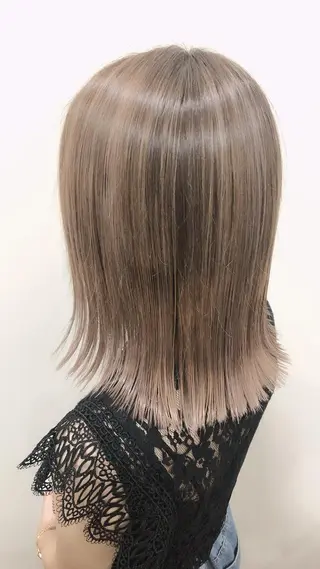 ミディアム Well's TAIGAのヘアスタイル