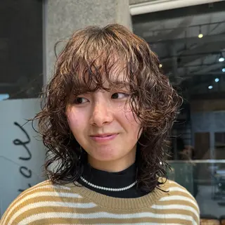 パーマ 艶髪ハイトーン× ボブ🥣アイネのヘアスタイル