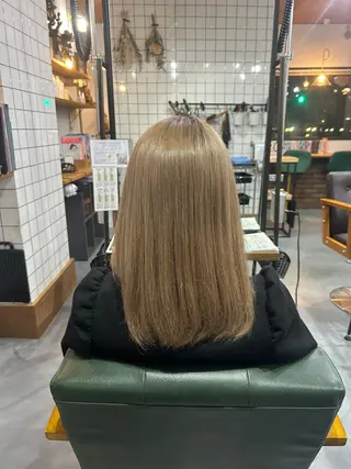 ミディアム カラー 倉本 美優のヘアスタイル