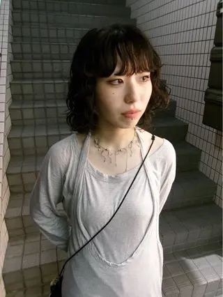 ミディアム パーマ 🧸ハイトーン/ ベージュ🍨Naruのヘアスタイル