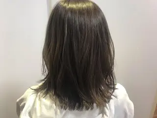 ミディアム カラー 【Uneユヌ】菊地 春那のヘアスタイル