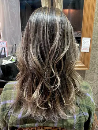 ミディアム カラー KIZU 髪質改善 オカルト怪談のヘアスタイル