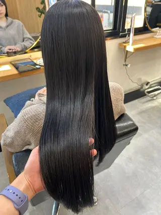 ロング カラー CARICIA 白木 由里加のヘアスタイル