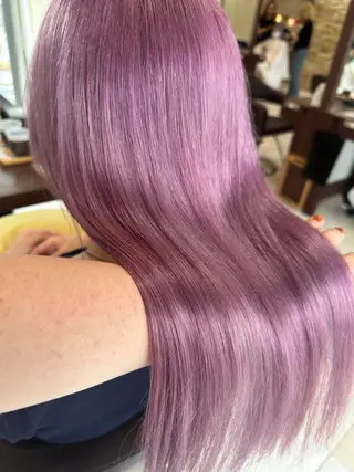 ロング 千葉ハイトーンカラー KASUMIのヘアスタイル