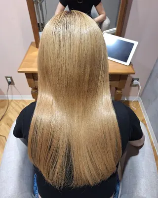 セミロング 艶髪縮毛矯正🪽💫 安田彩愛のヘアスタイル