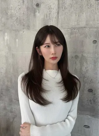 ロング レイヤー・ブリーチ kiyotoshiのヘアスタイル