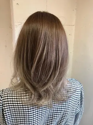 セミロング kawakita yoshinoriのヘアスタイル