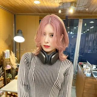 ミディアム 韓国レイヤー外国人風 透明感カラー髪質改善のヘアスタイル