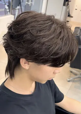 メンズ フェザーパーマ/ スペインカールのヘアスタイル