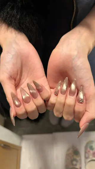 ネイル Shine'an Maaiのネイルデザイン