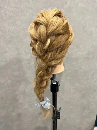 ロング ヘアアレンジ CORE所属・内山 菜摘のヘアスタイル