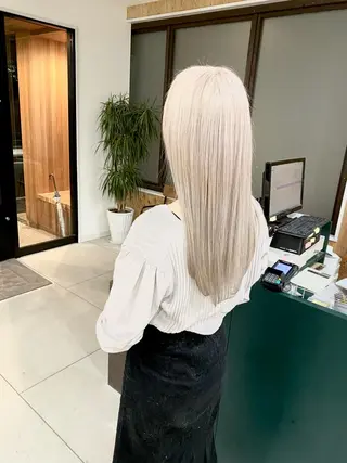 ロング カラー ブリーチカラー よねだまことのヘアスタイル