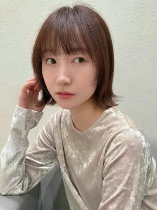ミディアム 米澤 由衣のヘアスタイル