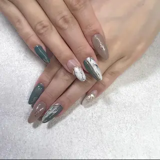 ネイル Rire_eye+beauty_nail所属・Rire_ nail_yukiのネイルデザイン