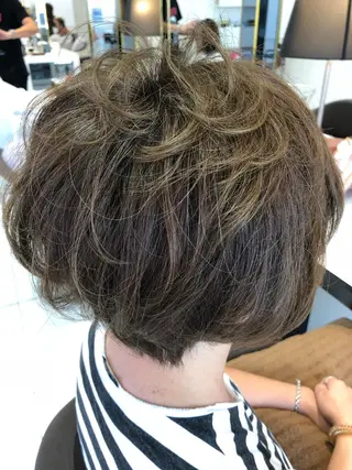 ショート カラー 井口 真人のヘアスタイル
