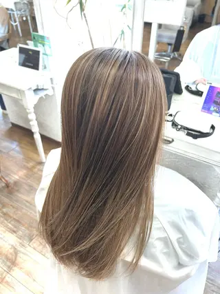ロング カラー 西浦 悠斗のヘアスタイル