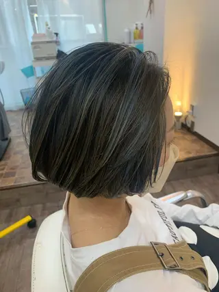 ショート カラー ajuga所属・hama yukiのヘアスタイル