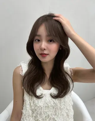 ミディアム Aura所属・丸山 心 / 艶カラーのヘアスタイル