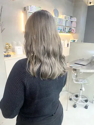 セミロング カラー qulim所属・前橋 姫奈のヘアスタイル
