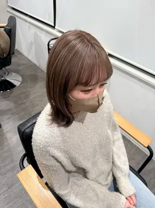 ミディアム カラー 上田 紗也のヘアスタイル