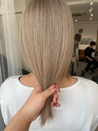 カラー miyu/ハイトーン /ブリーチのヘアスタイル