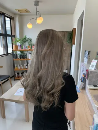 ロング 手塚 麗のヘアスタイル