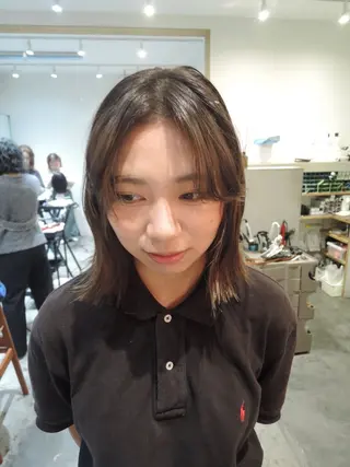 ミディアム YUI／レイヤー カット/透明感カラーのヘアスタイル