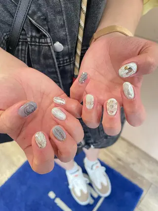 ネイル R'well所属・はばすみれ🎀ﾈｲﾙ 光ﾌｪｲｼｬﾙ ﾍｱのネイルデザイン