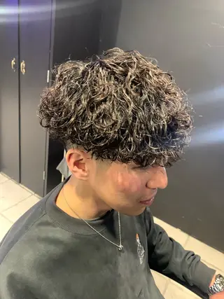 ミディアム メンズパーマ/難波/ 心斎橋　室園亮佑のヘアスタイル