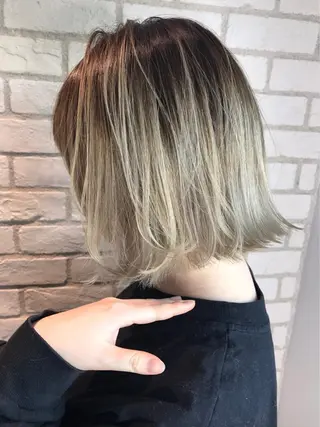 ミディアム 韓国式パーマ🔥 ブリーチ🔥TOMOのヘアスタイル