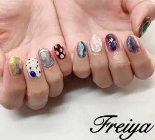 ネイル FREIYA所属・FREIYA マツエク、ネイルの眉毛・アイブロウイメージ