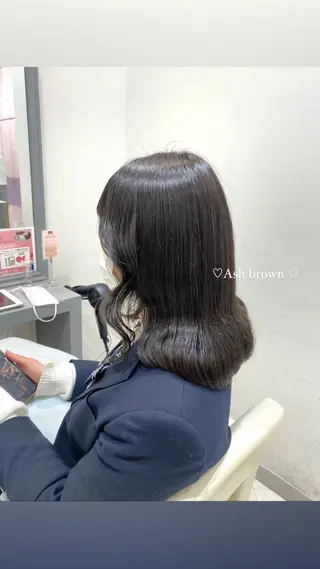 セミロング カラー mako︴ Euphoriaのヘアスタイル