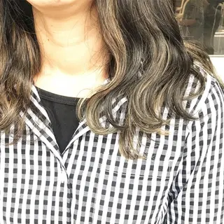 ミディアム カラー ヘアアレンジ Mariana/ 鶴原-ハイライトのヘアスタイル