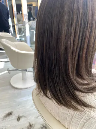 ミディアム 鬼澤 なお子のヘアスタイル