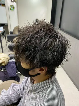 ショート パーマ カラー特化 横川　翔希のヘアスタイル