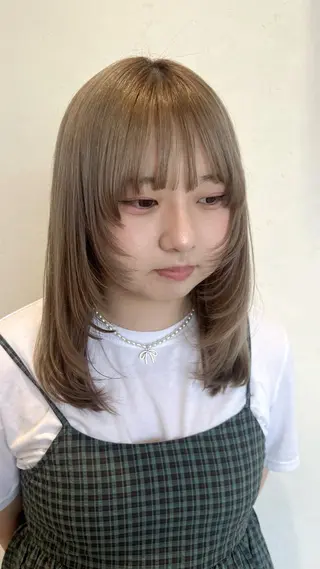 セミロング カラー レイヤーカット 特化 ☘︎︎せりのヘアスタイル