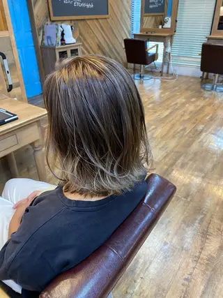 ミディアム カラー パーマ re naのヘアスタイル