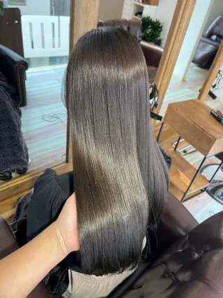 カラー LA BELLA所属・LA BELLA マリナのヘアスタイル