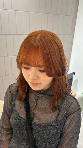 ミディアム カラー オリーブベージュ/ ブリーチなし透明感のヘアスタイル