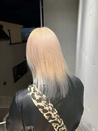 ミディアム 艶髪レイヤー/ ハイトーンKeitaのヘアスタイル