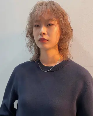 ミディアム カラー レイヤー/ブリーチ ♥️【木坂 桃歌】のヘアスタイル