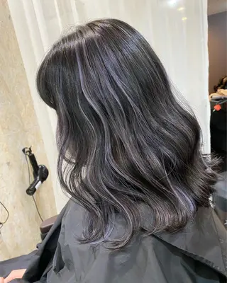 セミロング カラー Tsuyoki .のヘアスタイル