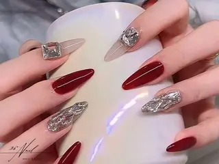 ロング ・ タオのネイルデザイン