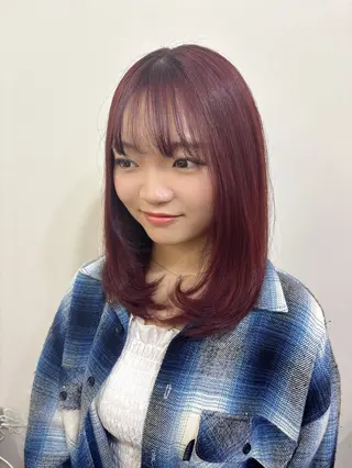 セミロング シオン/艶髪/ グレージュカラーのヘアスタイル